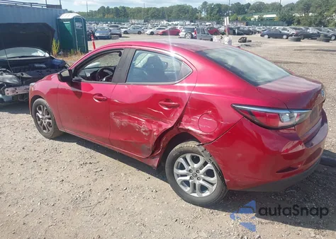 2018 Toyota Yaris Ia z USA, uszkodzony, nr VIN 3MYDLBYV0JY326409